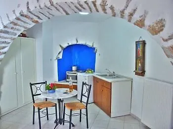 Hotel Politimi 3*